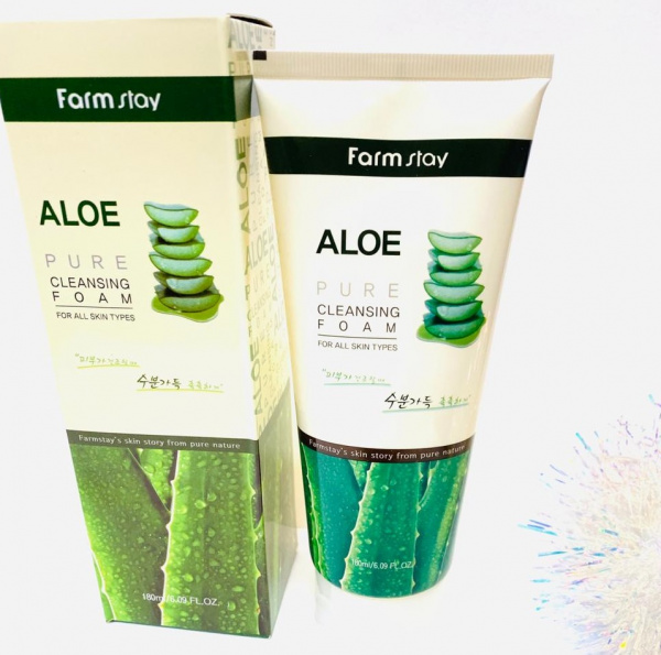Пенка для умывания лица очищающая Farm Stay Aloe